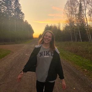 Meet your Posher, Lindsey